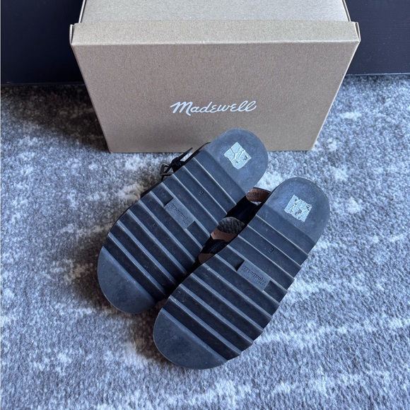 Madewell strappy molded footbed Black Leather Sandals - Picture 2 of 8